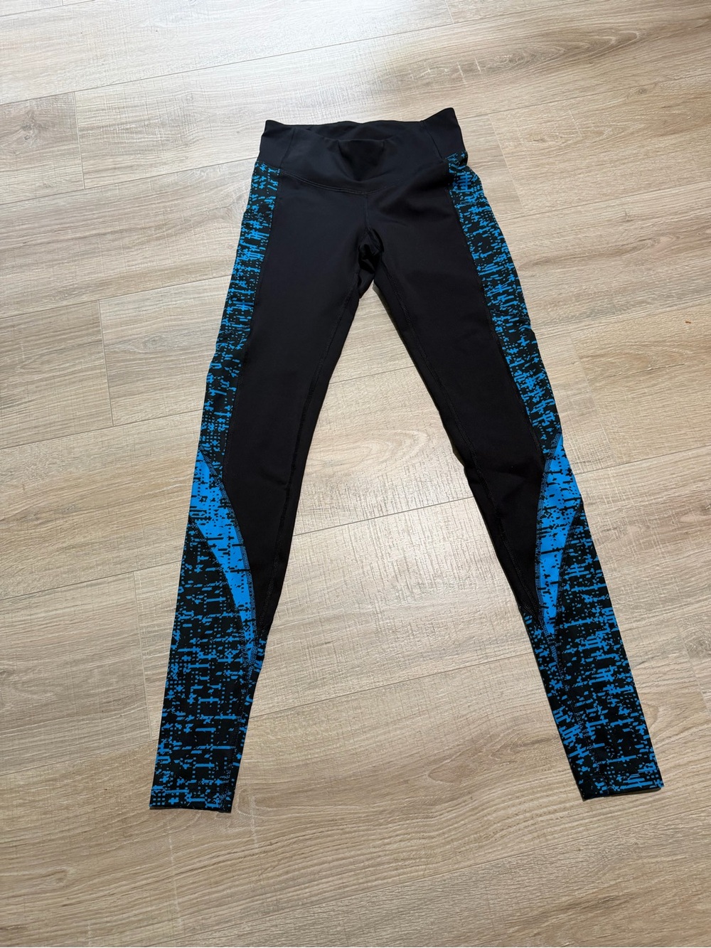 Women's Black & Blue Performance Leggings